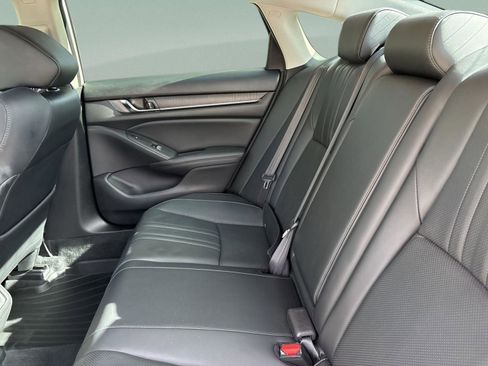Used 2021 Honda Accord Touring image 18
