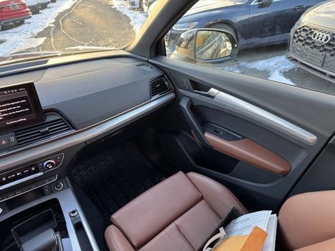 Certified 2025 Audi Q5 2.0T Premium w/ Convenience Plus Package image 14