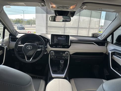 Certified 2020 Toyota RAV4 XLE Premium AWD/4WD image 22