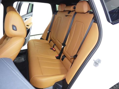 Used 2025 BMW X4 M40i w/ Premium Package image 21