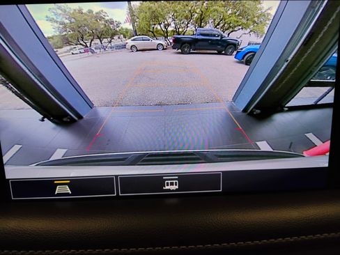 Used 2021 Chevrolet Tahoe LT image 18