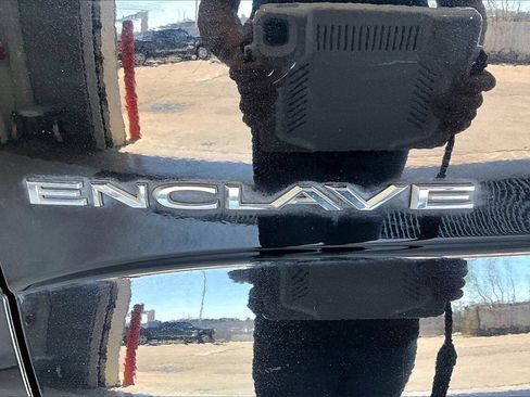 Used 2021 Buick Enclave Essence w/ Sound and Sites Package image 31