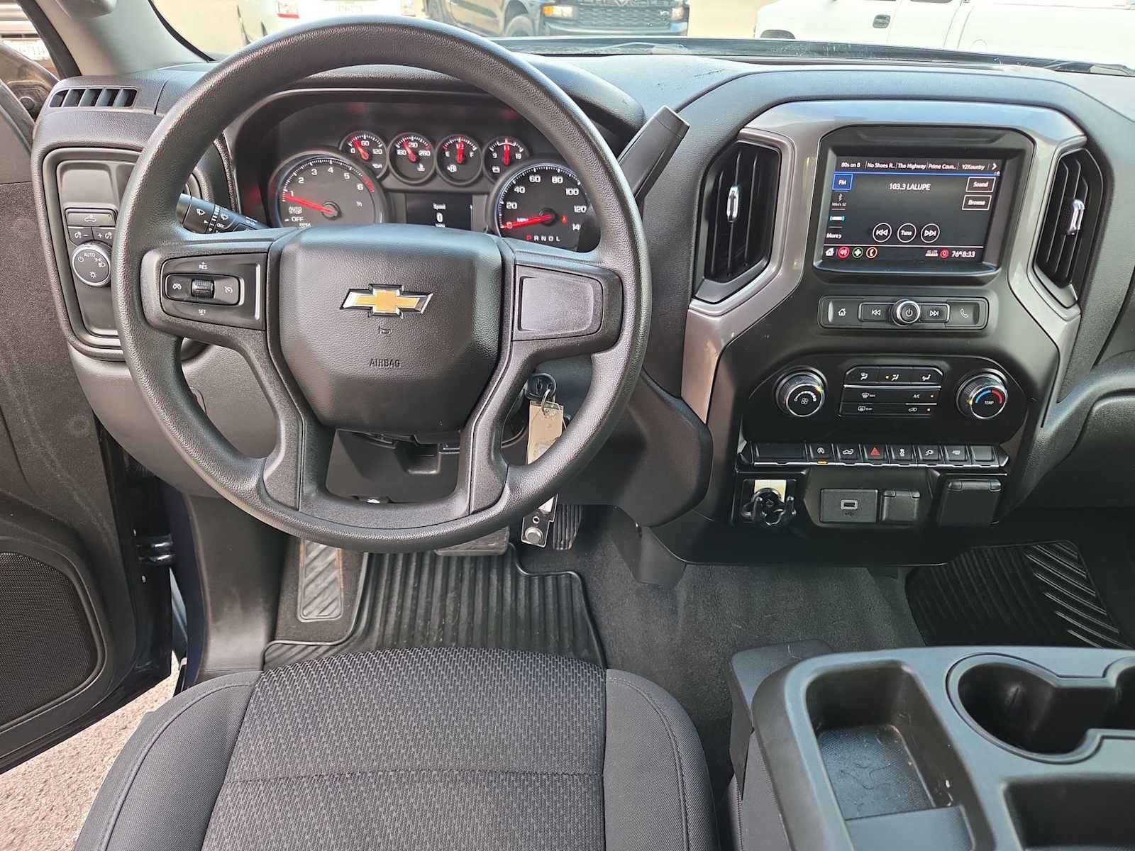 Used 2020 Chevrolet Silverado 1500 Custom w/ Custom Value Package RWD image 14