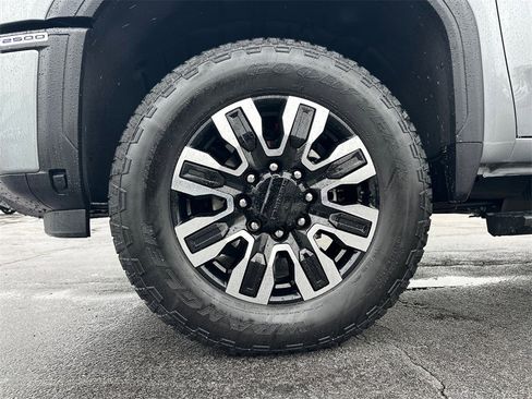 Used 2026 GMC Sierra 2500 Denali Ultimate image 12