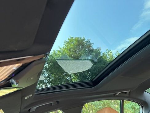 Used 2022 BMW 530i xDrive w/ Premium Package image 28