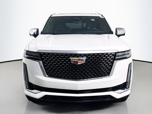 Used 2022 Cadillac Escalade Premium Luxury AWD/4WD image 2