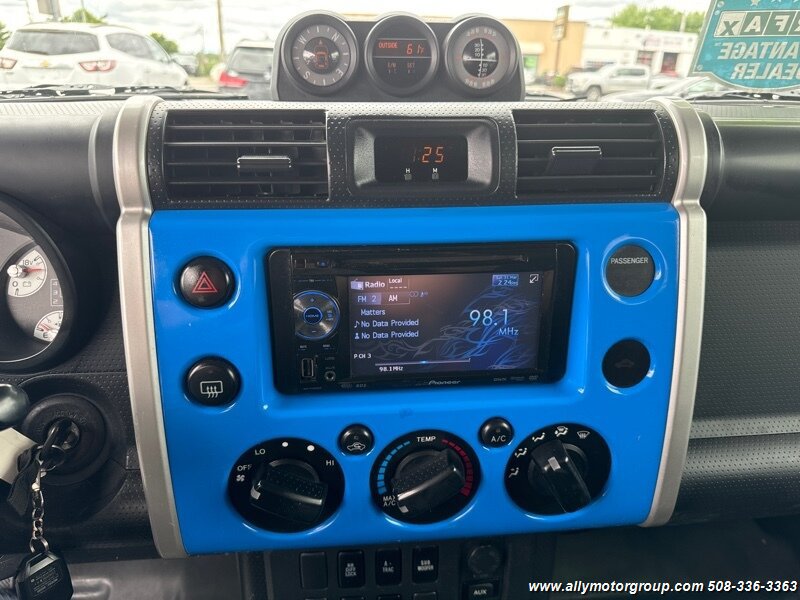 Used 2007 Toyota FJ Cruiser 4WD w/ Upgrade Pkg 2 image 16