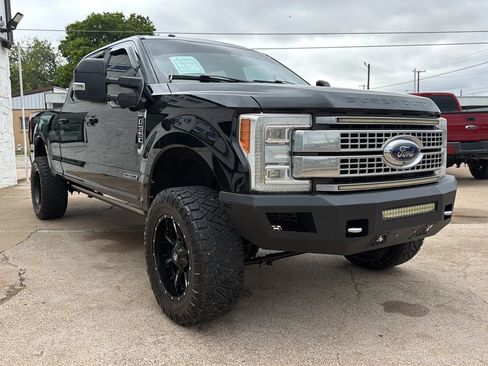 Used 2017 Ford F350 Platinum w/ Platinum Ultimate Package AWD/4WD image 4