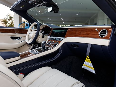 New 2026 Bentley Continental GTC image 40