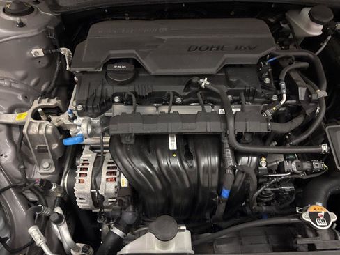 New 2025 Hyundai Elantra Sport image 22