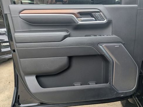 Used 2024 GMC Sierra 2500 Denali w/ Denali Reserve Package image 18