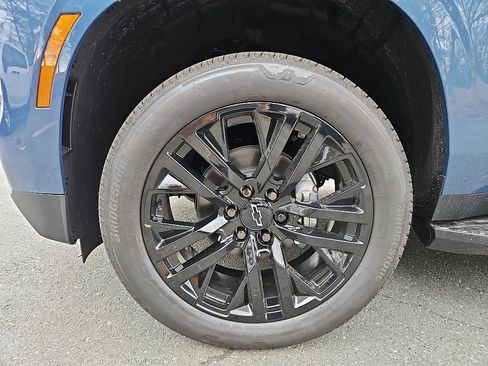 New 2026 Chevrolet Suburban Premier image 8