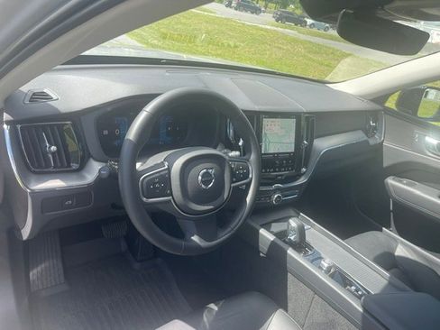 Used 2024 Volvo XC60 B5 Core AWD/4WD image 18