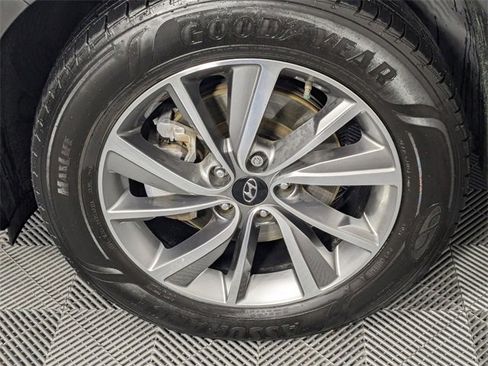 Used 2020 Hyundai Santa Fe SEL w/ Convenience Package image 8