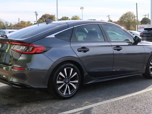 Used 2024 Honda Civic EX-L image 13
