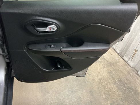 Used 2021 Jeep Cherokee Trailhawk w/ Sun & Sound Group image 25