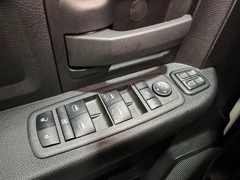 Used 2024 RAM 3500 Tradesman w/ Chrome Appearance Group AWD/4WD image 33