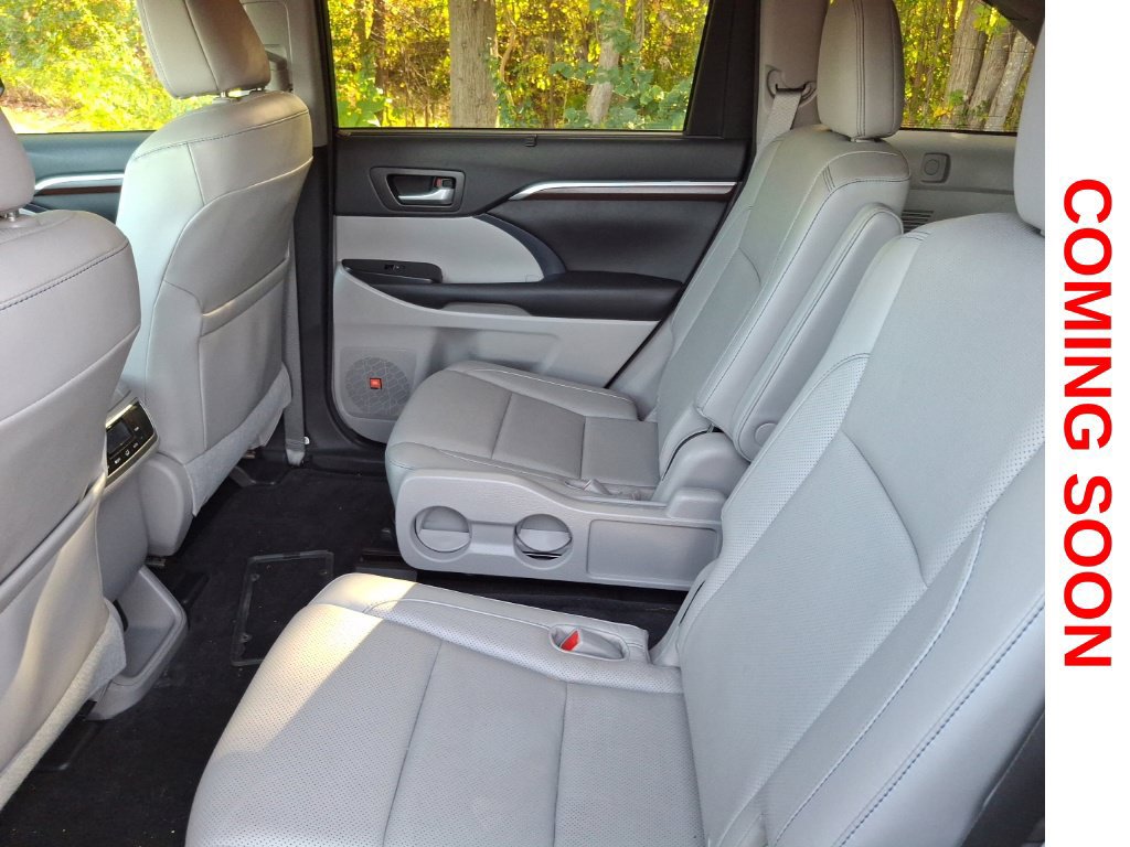 Used 2016 Toyota Highlander Limited AWD/4WD image 12