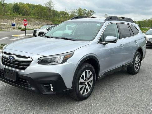 Used 2020 Subaru Outback Premium AWD/4WD image 3