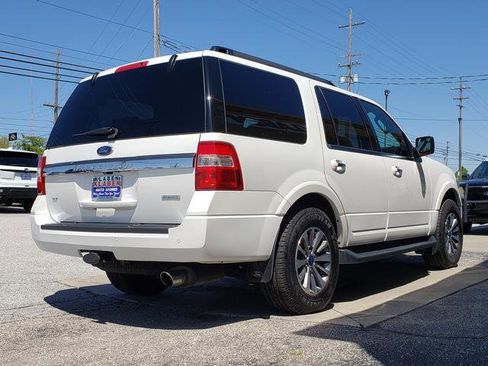 Used 2017 Ford Expedition XLT w/ Equipment Group 202A AWD/4WD image 6