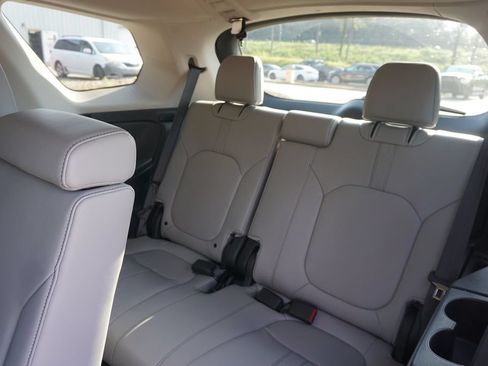 Used 2023 Honda Pilot EX-L image 15