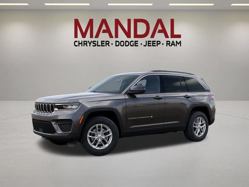 New 2026 Jeep Grand Cherokee Laredo X RWD image 2