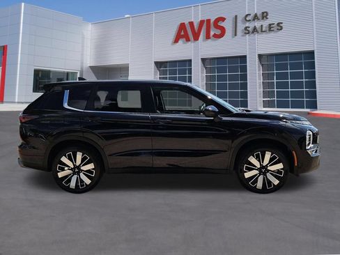 Used 2025 Mitsubishi Outlander SE AWD/4WD image 4