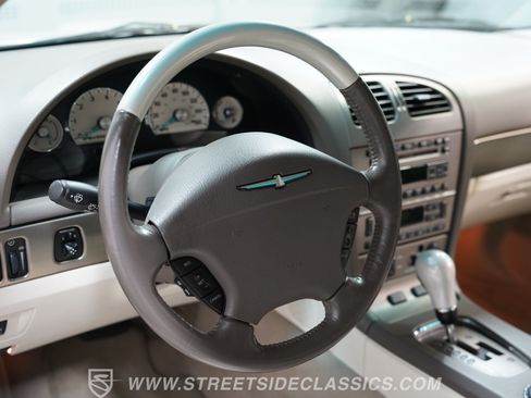 Used 2005 Ford Thunderbird 50th Anniversary RWD image 31