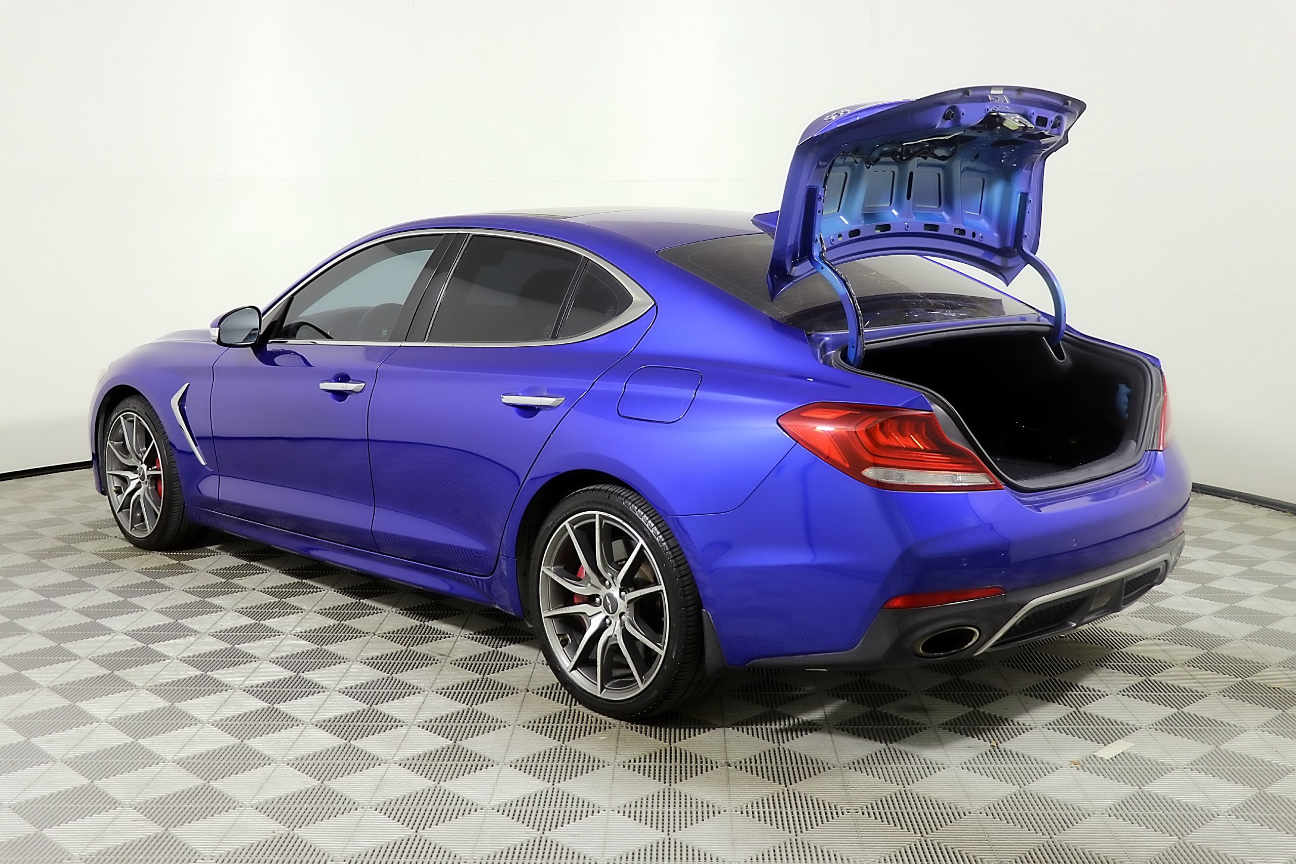 Used 2019 Genesis G70 3.3T Advanced w/ Elite Package RWD image 10