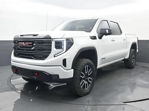 Used 2025 GMC Sierra 1500 AT4 w/ AT4 Premium Package AWD/4WD image 8