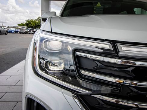 New 2026 Volkswagen Atlas SE FWD image 5