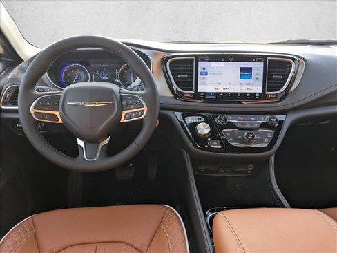 New 2026 Chrysler Pacifica Pinnacle image 16