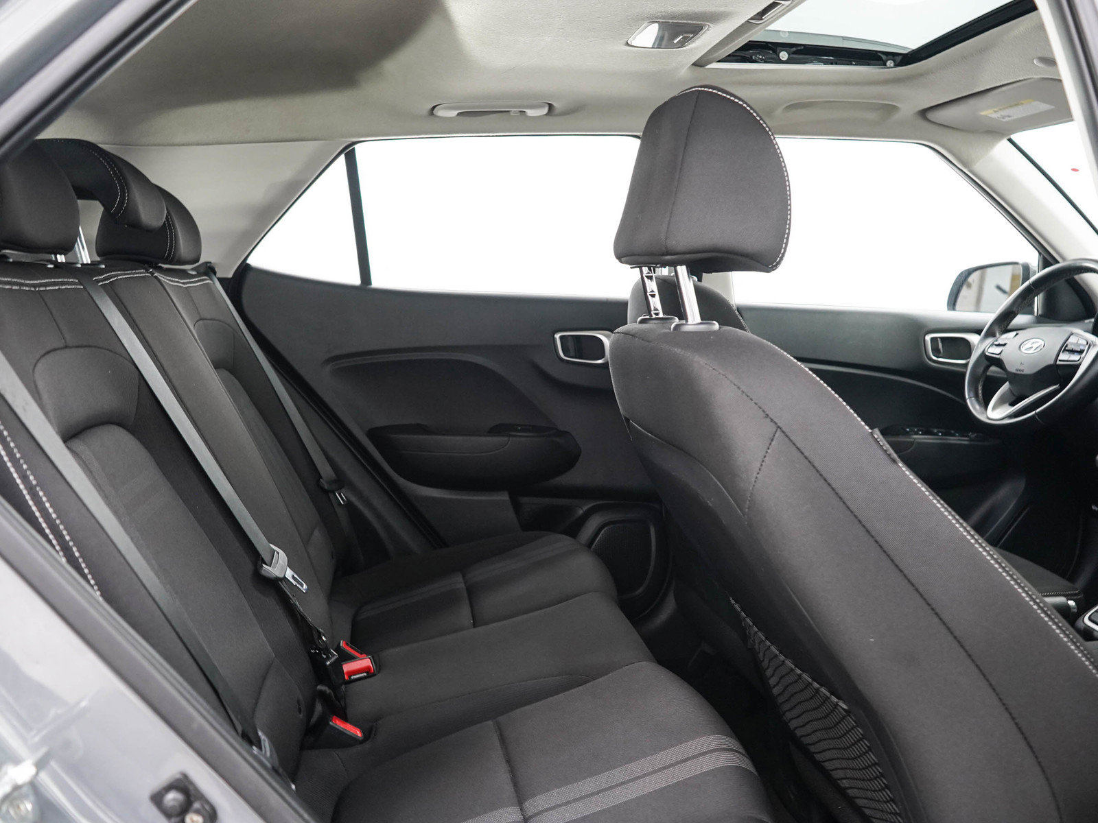 Used 2021 Hyundai Venue SEL w/ Premium Package FWD image 13