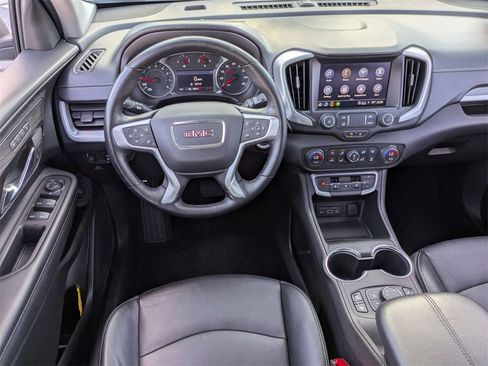 Used 2024 GMC Terrain SLT image 25