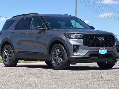 Certified 2025 Ford Explorer ST-Line w/ ST-Line Street Pack AWD/4WD image 9