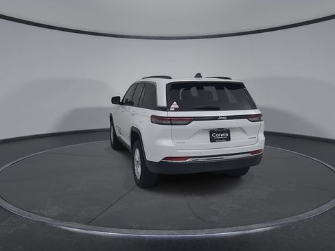 New 2026 Jeep Grand Cherokee Laredo w/ Trailer Tow Package AWD/4WD image 11