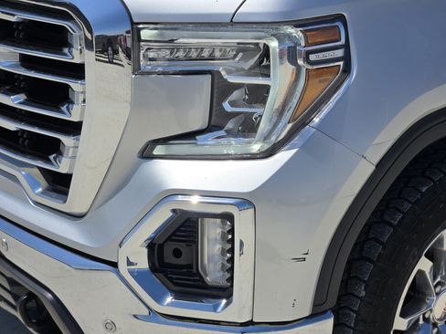 Used 2021 GMC Sierra 1500 SLT AWD/4WD image 9