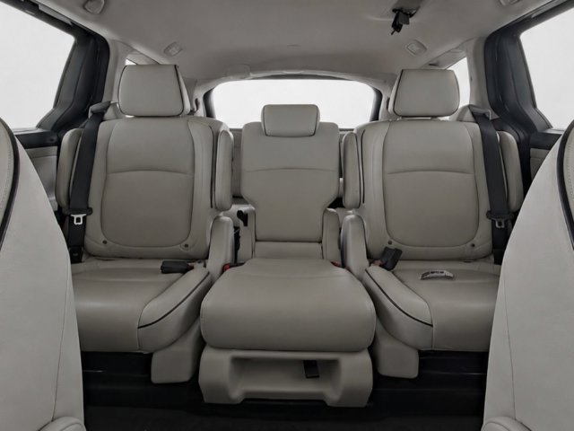 Used 2025 Honda Odyssey Touring image 18