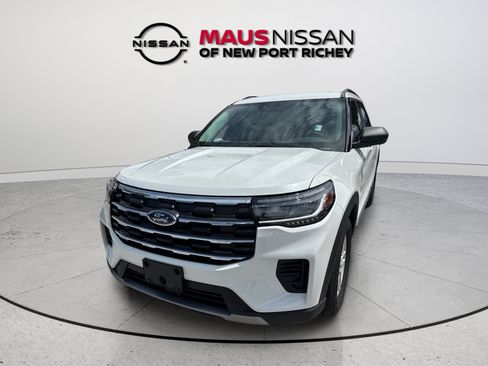 Used 2025 Ford Explorer Active RWD image 5