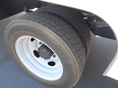 New 2024 Ford F550 4x4 Regular Cab Super Duty image 28