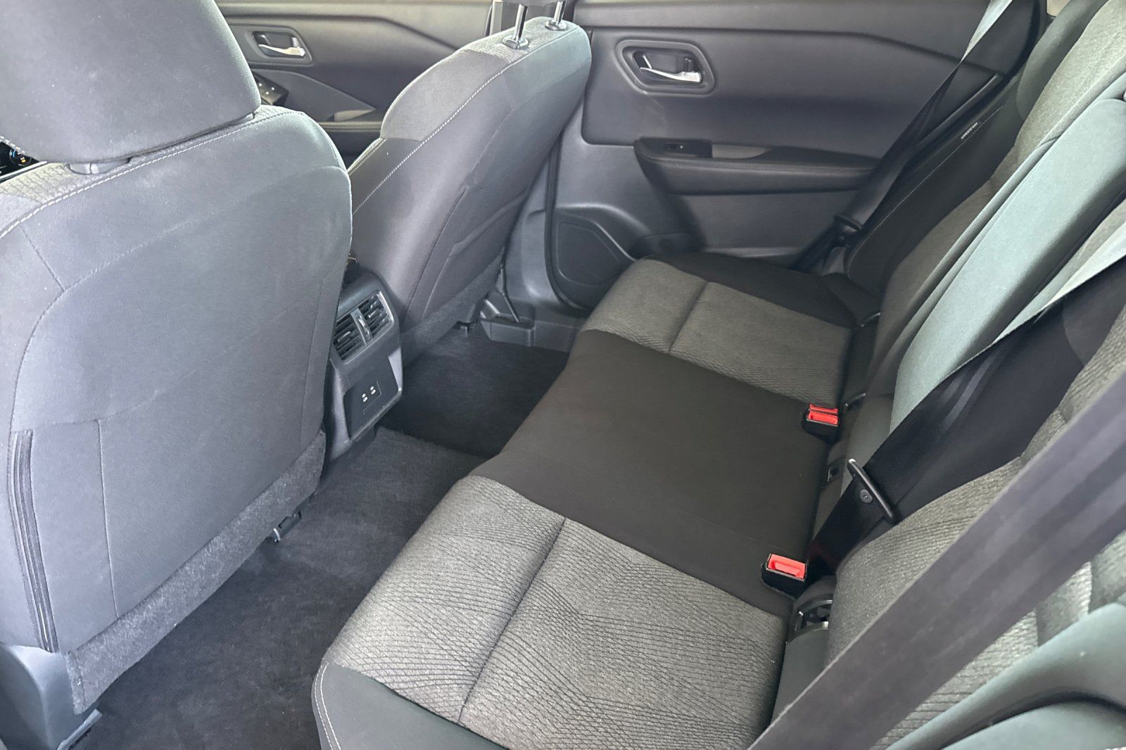 Certified 2025 Nissan Rogue SV AWD/4WD image 15