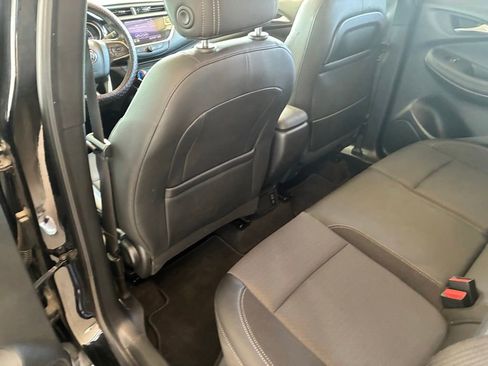 Used 2022 Buick Encore GX Preferred w/ Sport Touring Package FWD image 23