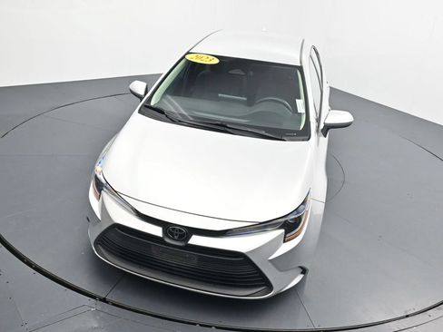 Used 2023 Toyota Corolla LE FWD image 25