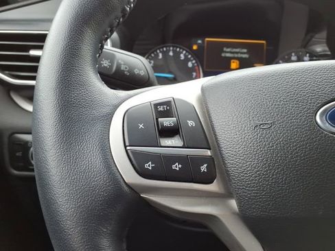 Used 2023 Ford Explorer XLT w/ Equipment Group 202A AWD/4WD image 15
