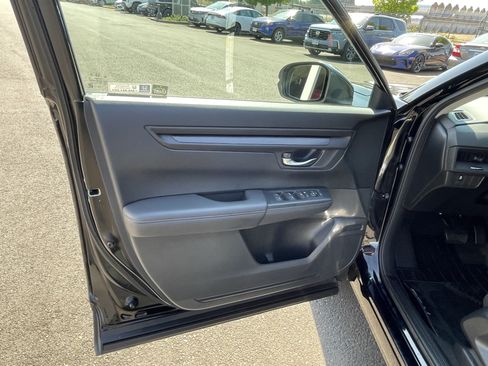 Used 2023 Honda CR-V LX image 16