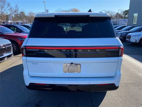 New 2025 Lincoln Navigator Reserve w/ Jet Appearance Package image 29