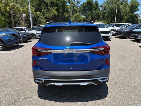 Certified 2023 Kia Seltos S w/ Navigation Package FWD image 6