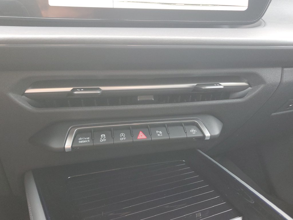 New 2026 Audi Q3 quattro 2.0T AWD/4WD image 30