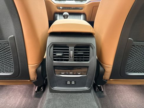 Used 2022 BMW 330e xDrive w/ Driving Assistance Package AWD/4WD image 20