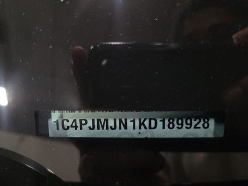 Used 2019 Jeep Cherokee Overland w/ Technology Group image 33